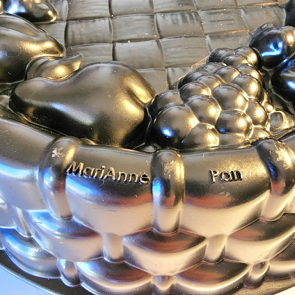Nordic Ware MariAnne Pan 10 Cup Cast Aluminum Fruit Lattice Basket
